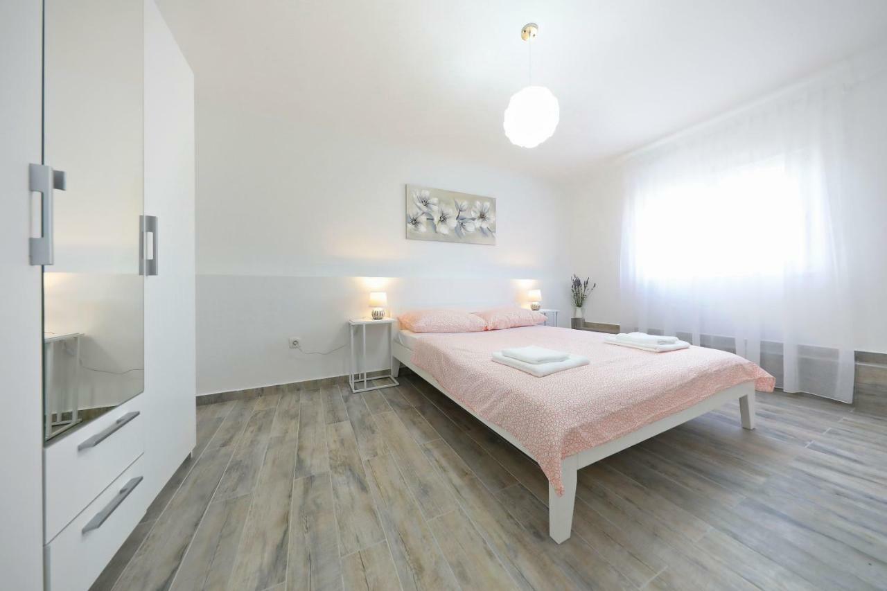 Apartmani Neva, Pridraga Exteriör bild