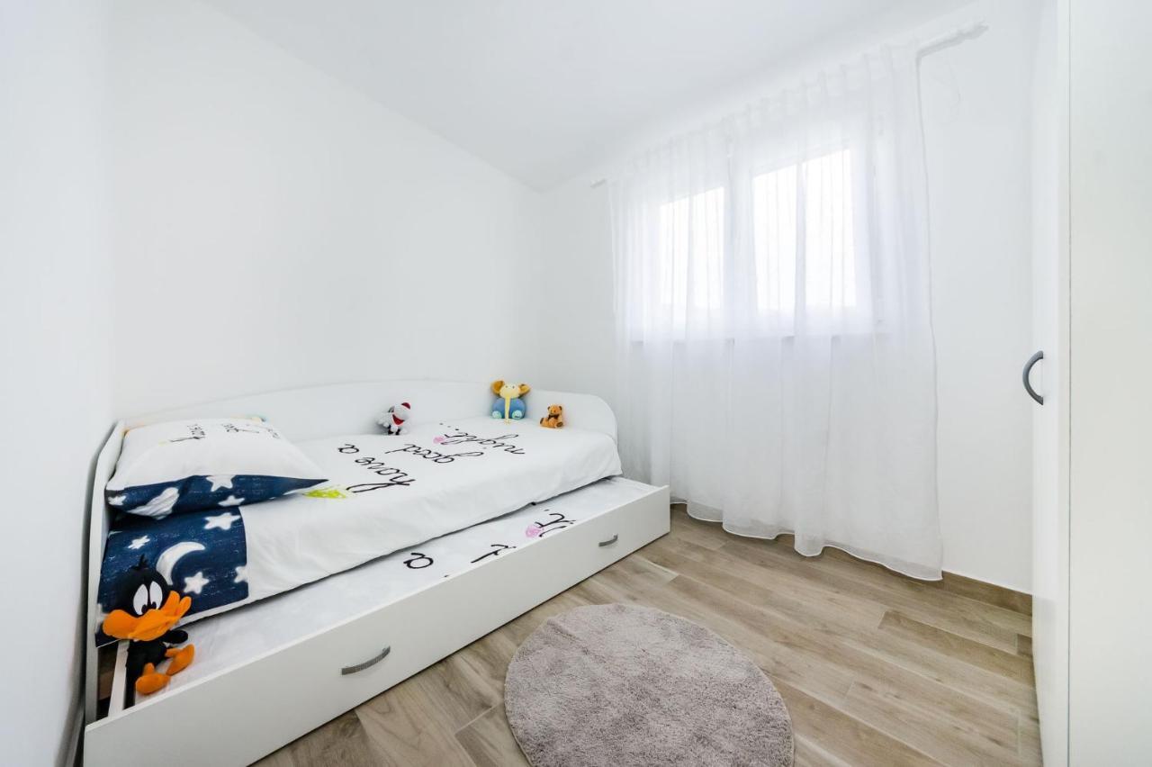 Apartmani Neva, Pridraga Exteriör bild