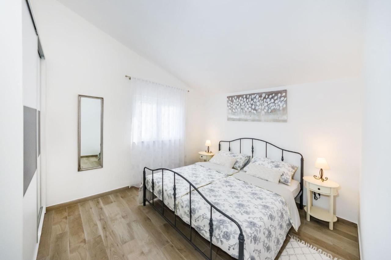 Apartmani Neva, Pridraga Exteriör bild